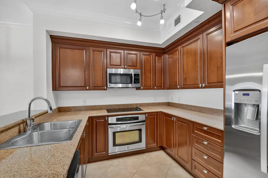 4 Renaissance Way Boynton Beach FL 33426