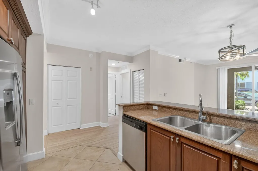 4 Renaissance Way Boynton Beach FL 33426