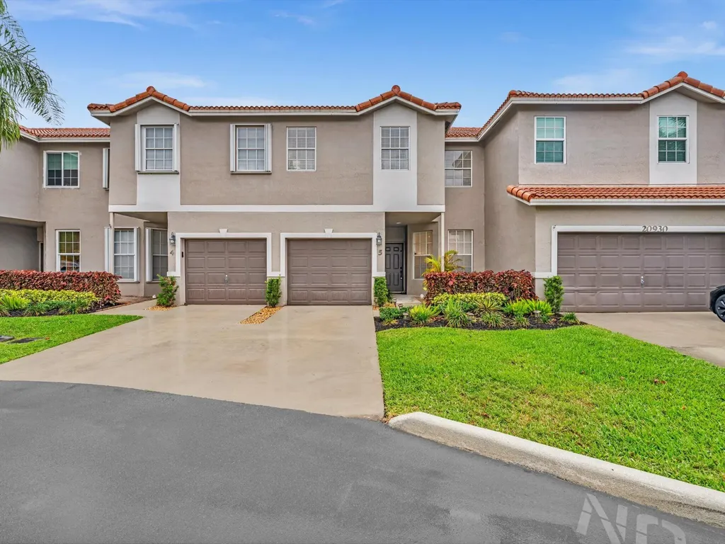 20930 Vía Azalea Boca Raton FL 33428