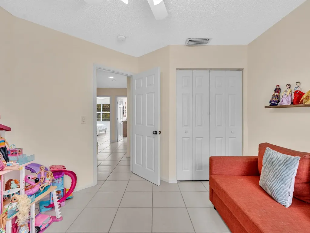 20930 Vía Azalea Boca Raton FL 33428