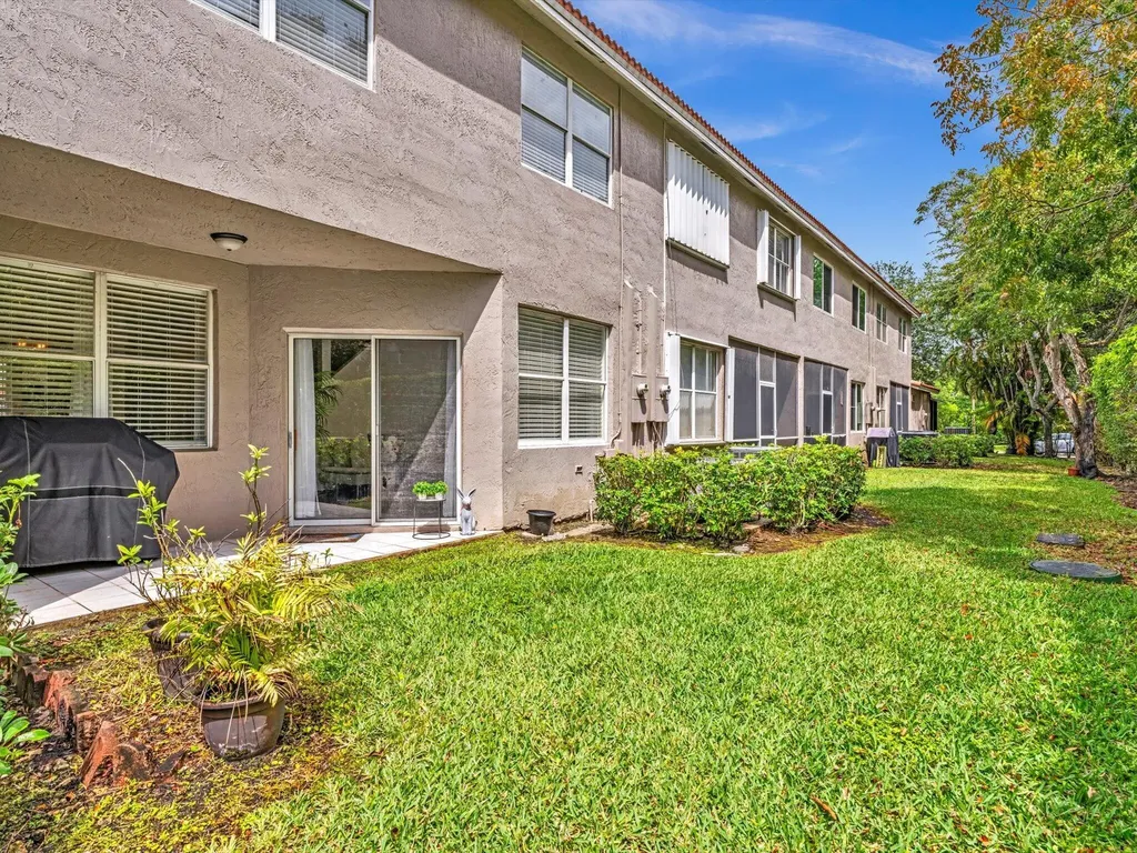 20930 Vía Azalea Boca Raton FL 33428