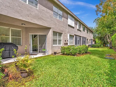 20930 Vía Azalea Boca Raton FL 33428
