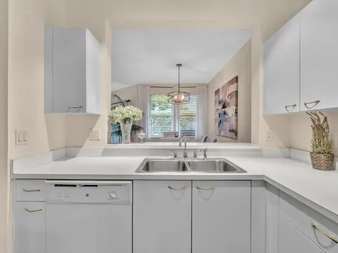 20930 Vía Azalea Boca Raton FL 33428