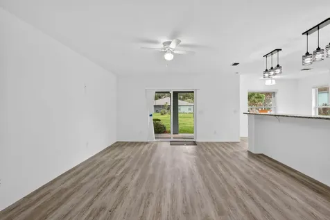 2206 S 34th Street Fort Pierce FL 34947