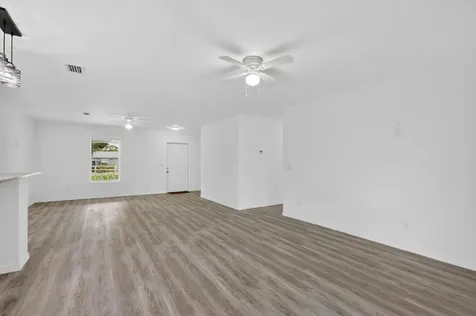 2206 S 34th Street Fort Pierce FL 34947