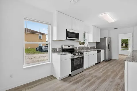2206 S 34th Street Fort Pierce FL 34947
