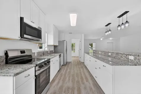 2206 S 34th Street Fort Pierce FL 34947