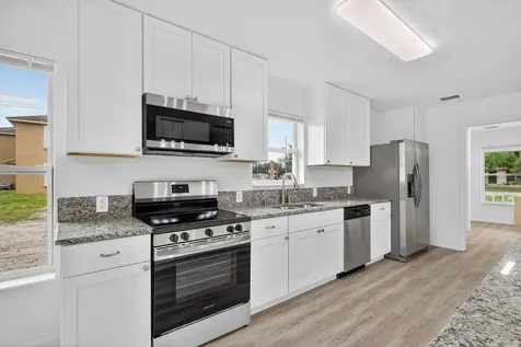 2206 S 34th Street Fort Pierce FL 34947
