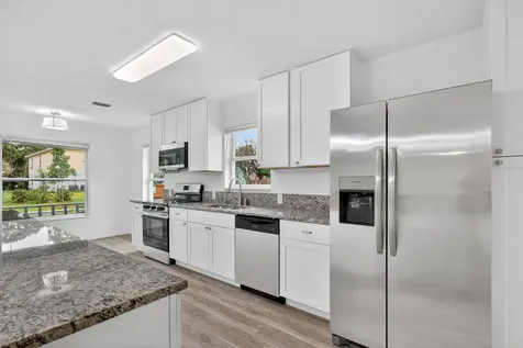 2206 S 34th Street Fort Pierce FL 34947