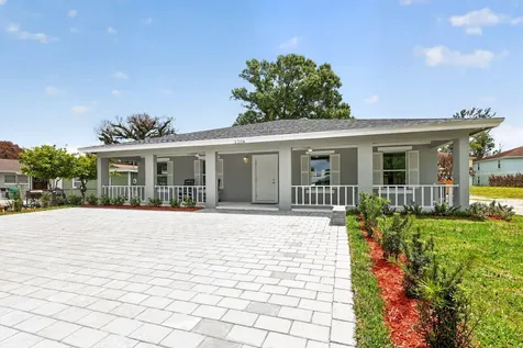 2206 S 34th Street Fort Pierce FL 34947