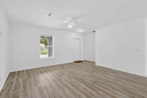 2206 S 34th Street Fort Pierce FL 34947