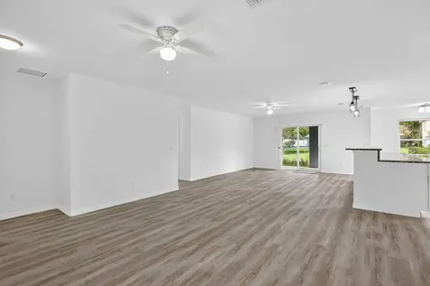 2206 S 34th Street Fort Pierce FL 34947