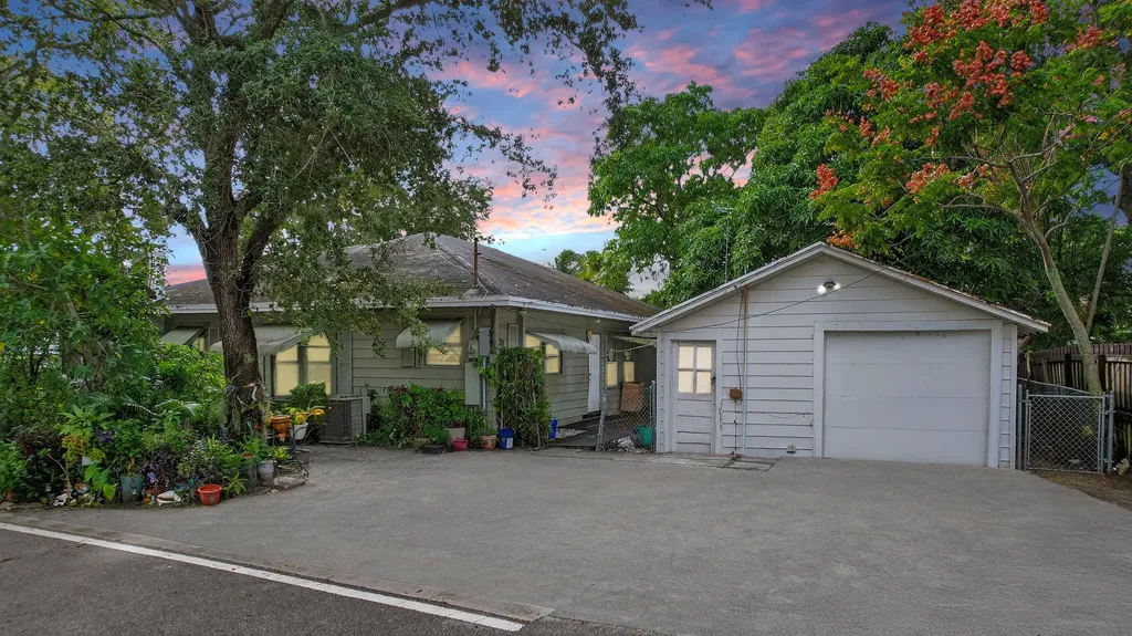 1018 NE 2nd Avenue Delray Beach FL 33444