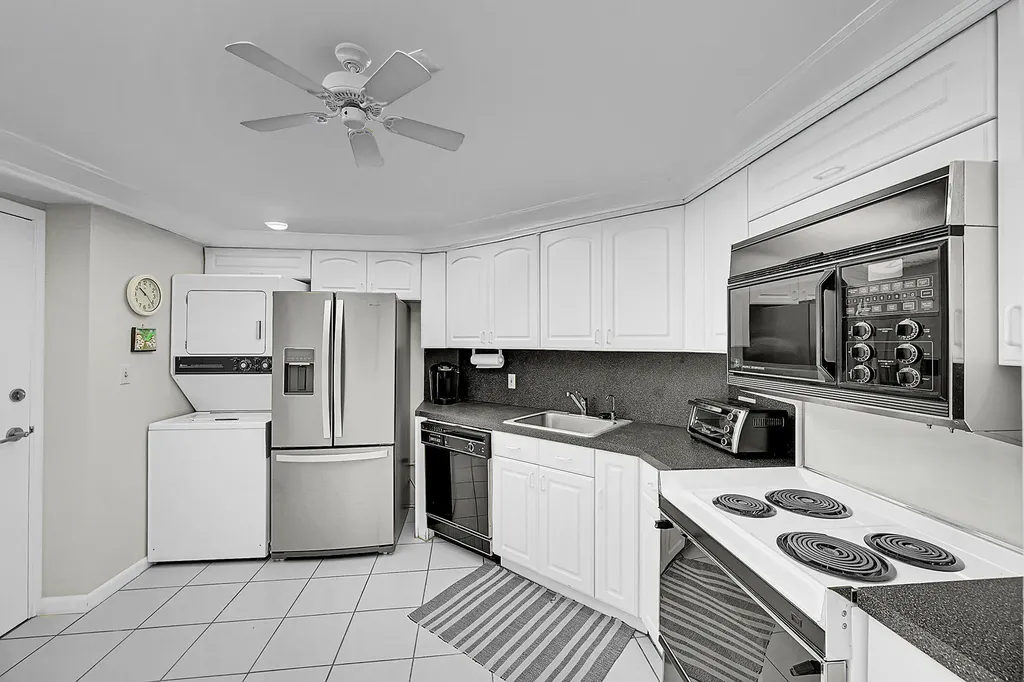 701 E Camino Real Boca Raton FL 33432