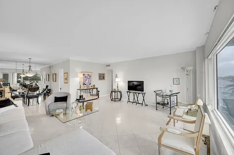 701 E Camino Real Boca Raton FL 33432
