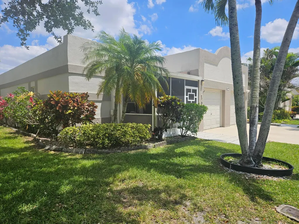 18999 Stewart Circle Boca Raton FL 33496