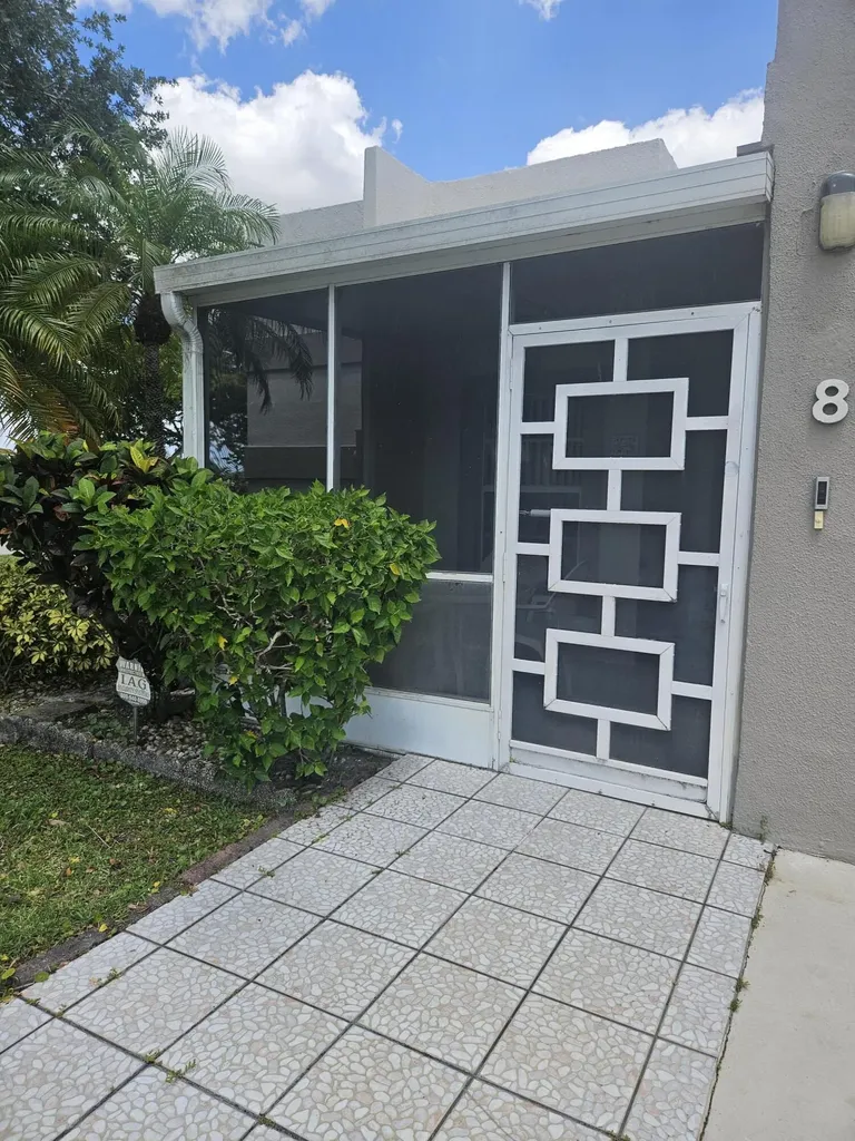 18999 Stewart Circle Boca Raton FL 33496