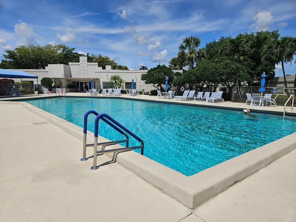 18999 Stewart Circle Boca Raton FL 33496