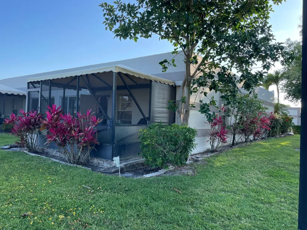 18999 Stewart Circle Boca Raton FL 33496
