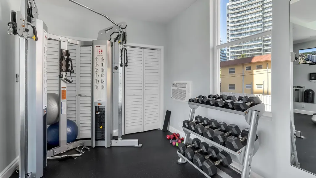 2200 NE 33rd Avenue Fort Lauderdale FL 33305