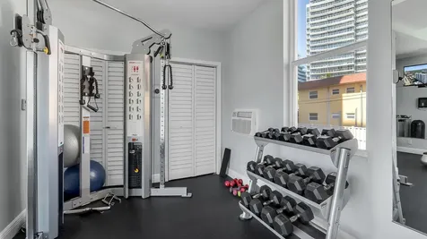 2200 NE 33rd Avenue Fort Lauderdale FL 33305