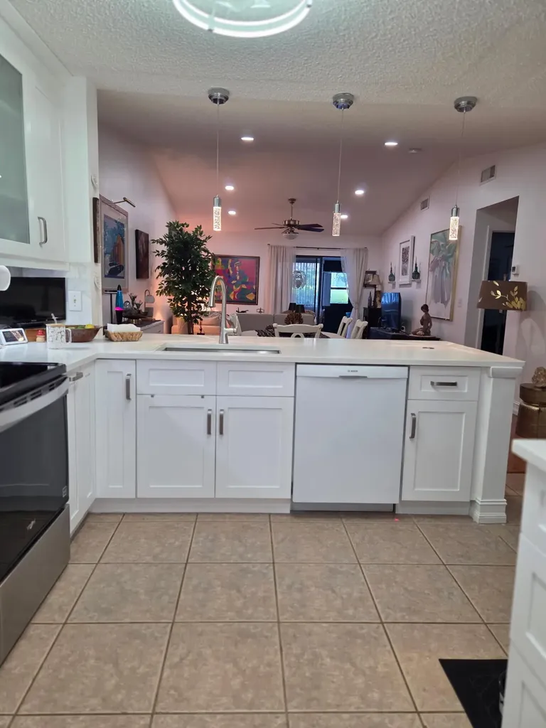 2640 W Gately Drive Drive W West Palm Beach FL 33415