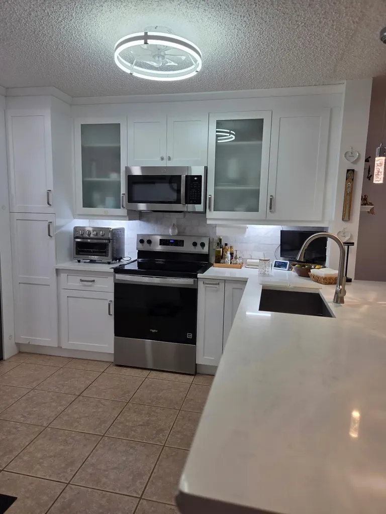 2640 W Gately Drive Drive W West Palm Beach FL 33415