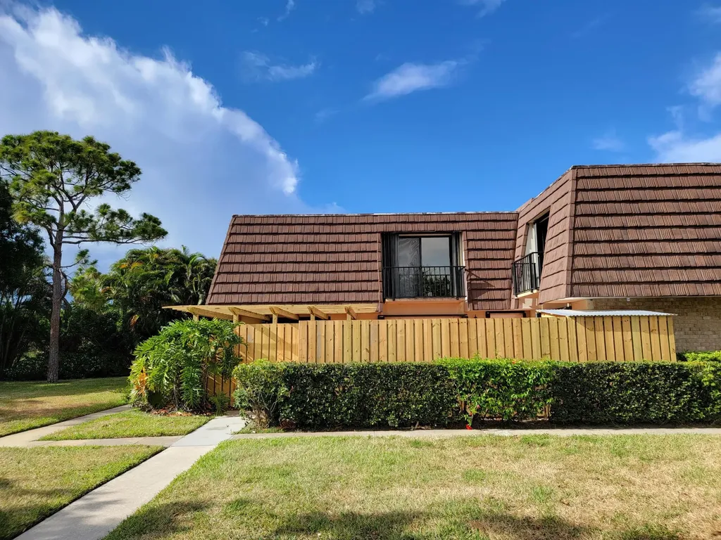 1522 15th Lane Palm Beach Gardens FL 33418