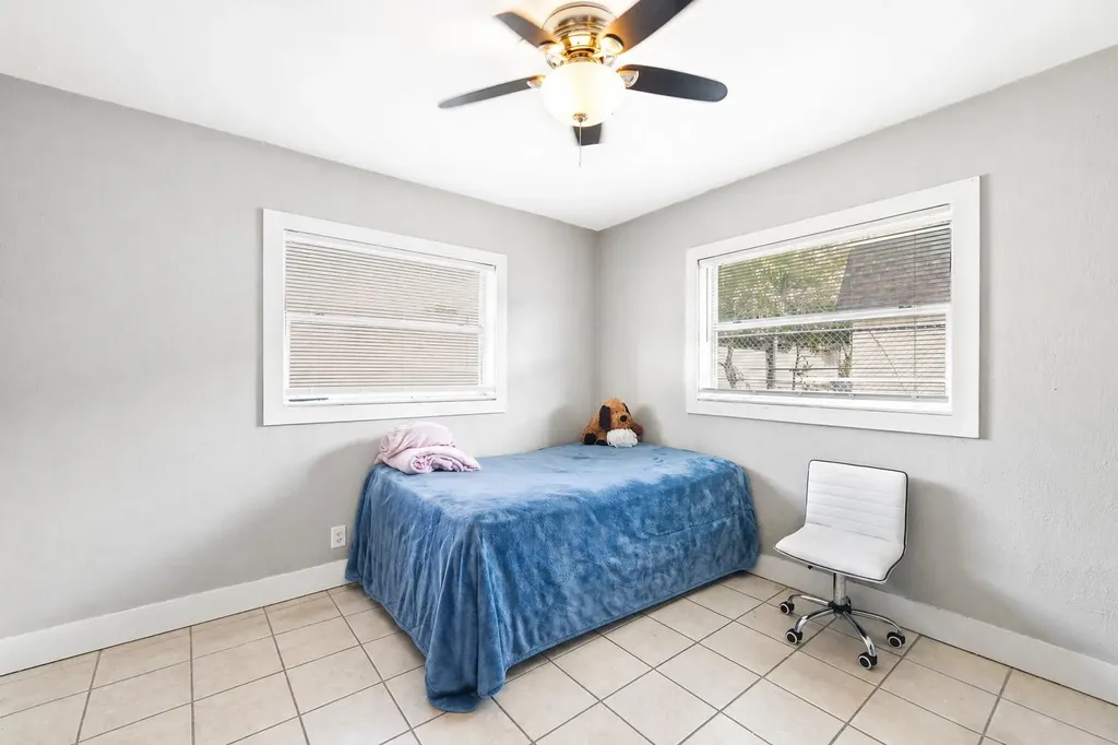 3910 NW 30th Terrace Lauderdale Lakes FL