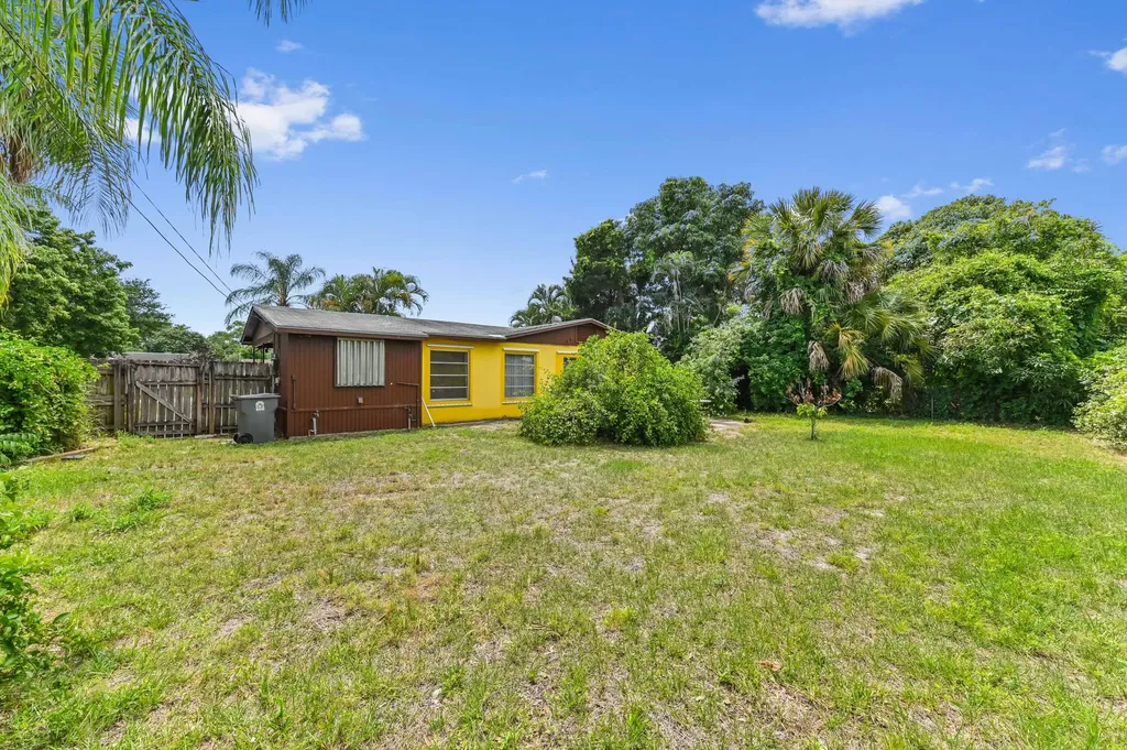 877 Sarazen Drive West Palm Beach FL 33413