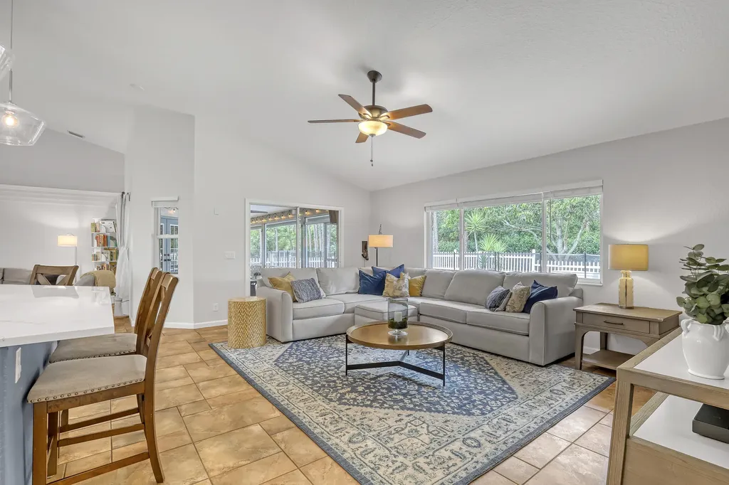 17271 N 88th Road Road N The Acreage FL 33470
