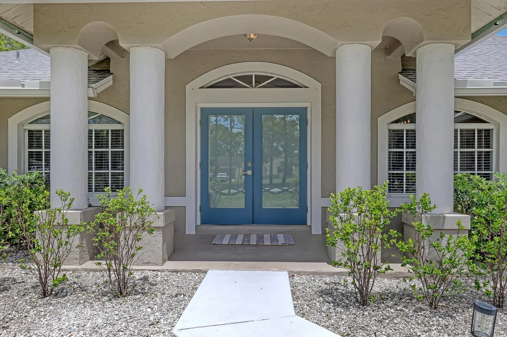 17271 N 88th Road Road N The Acreage FL 33470