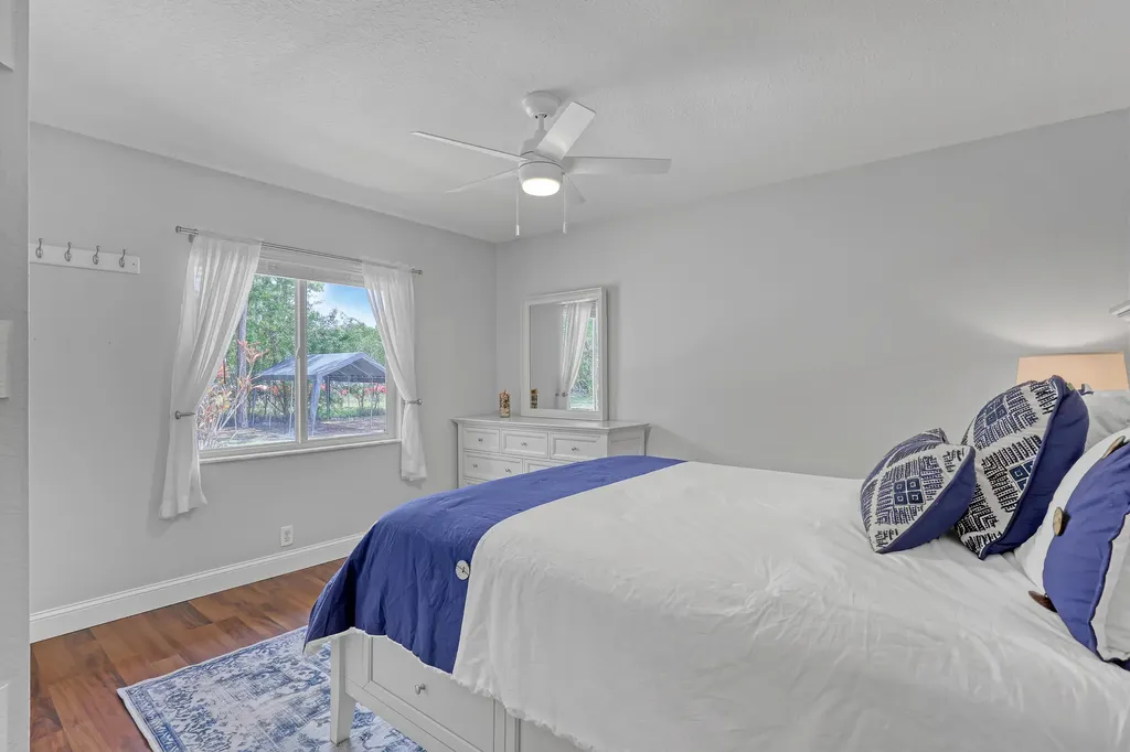 17271 N 88th Road Road N The Acreage FL 33470