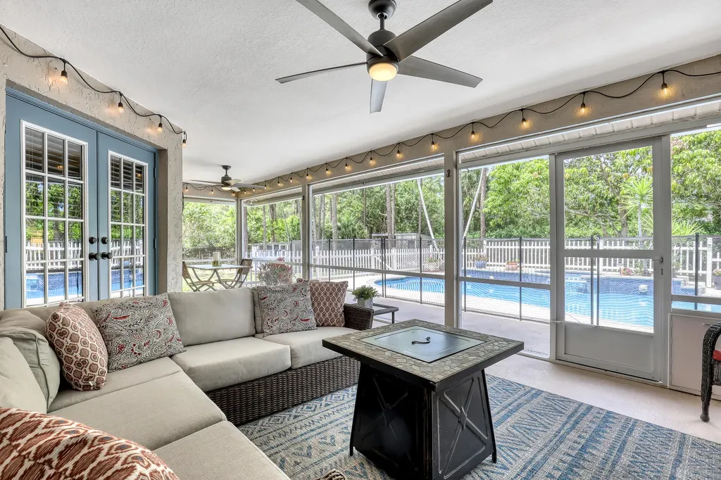 17271 N 88th Road Road N The Acreage FL 33470