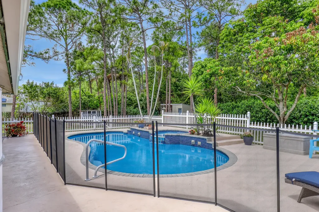 17271 N 88th Road Road N The Acreage FL 33470