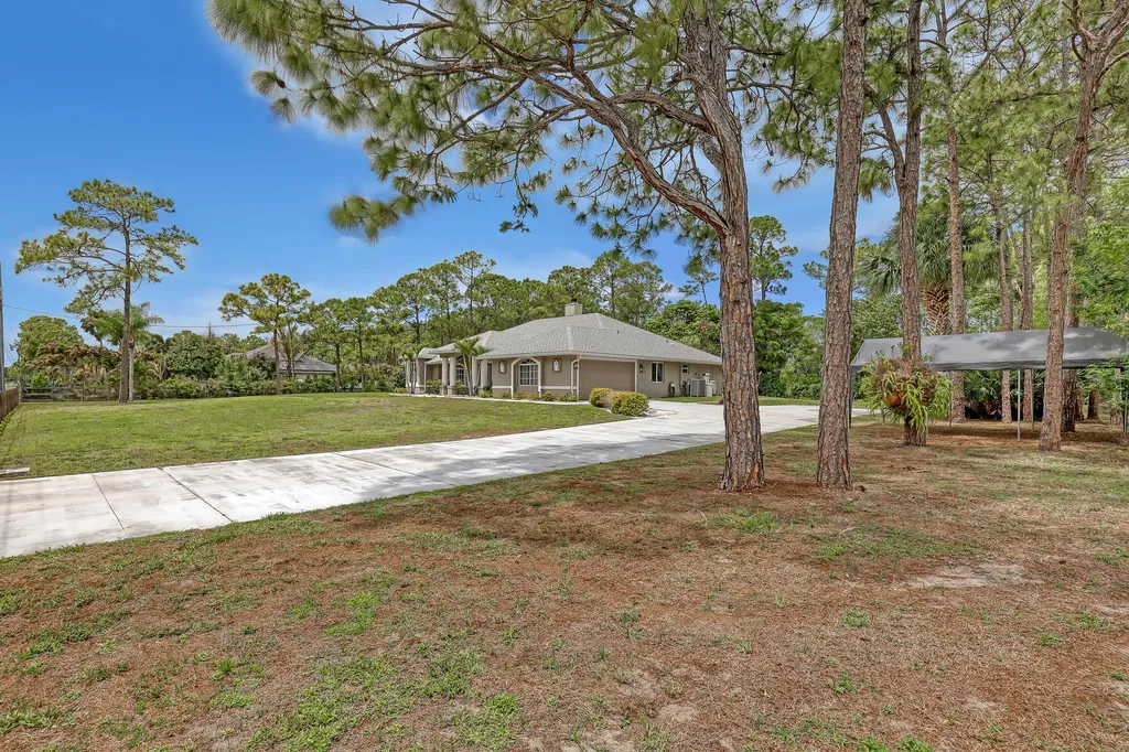 17271 N 88th Road Road N The Acreage FL 33470