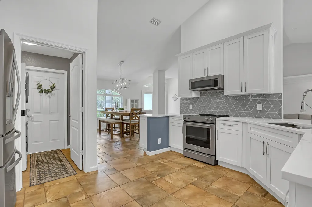 17271 N 88th Road Road N The Acreage FL 33470
