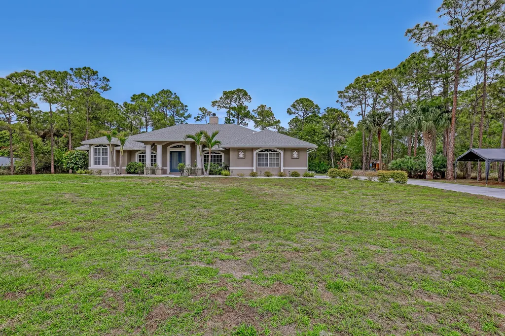 17271 N 88th Road Road N The Acreage FL 33470