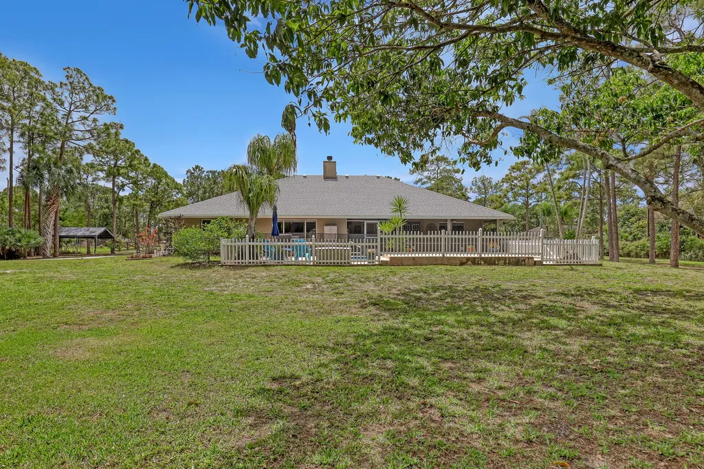 17271 N 88th Road Road N The Acreage FL 33470