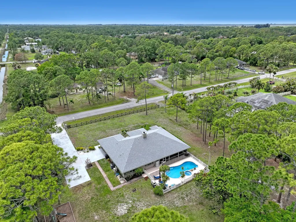 17271 N 88th Road Road N The Acreage FL 33470