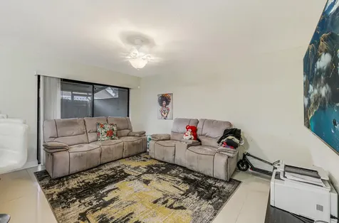 4003 W Woodscape Drive Miramar FL 33023