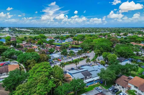 4003 W Woodscape Drive Miramar FL 33023