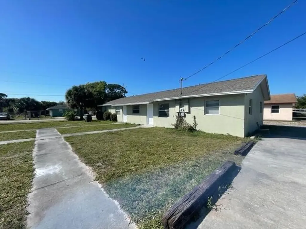 1205 Ave K Fort Pierce FL 34950