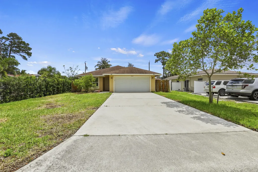 3422 State Street Lake Worth FL 33461