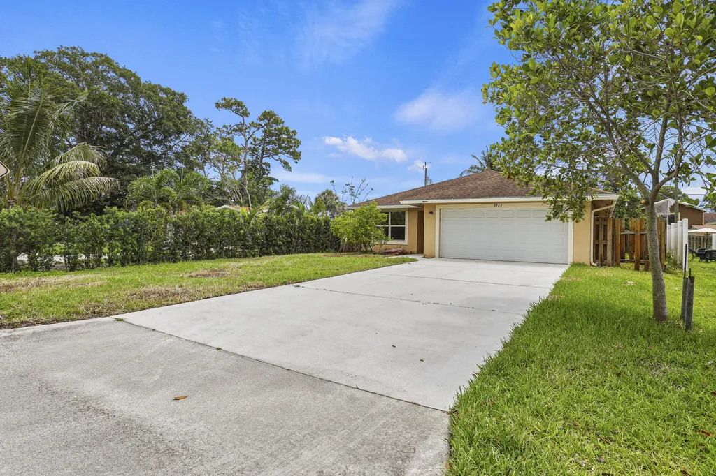 3422 State Street Lake Worth FL 33461