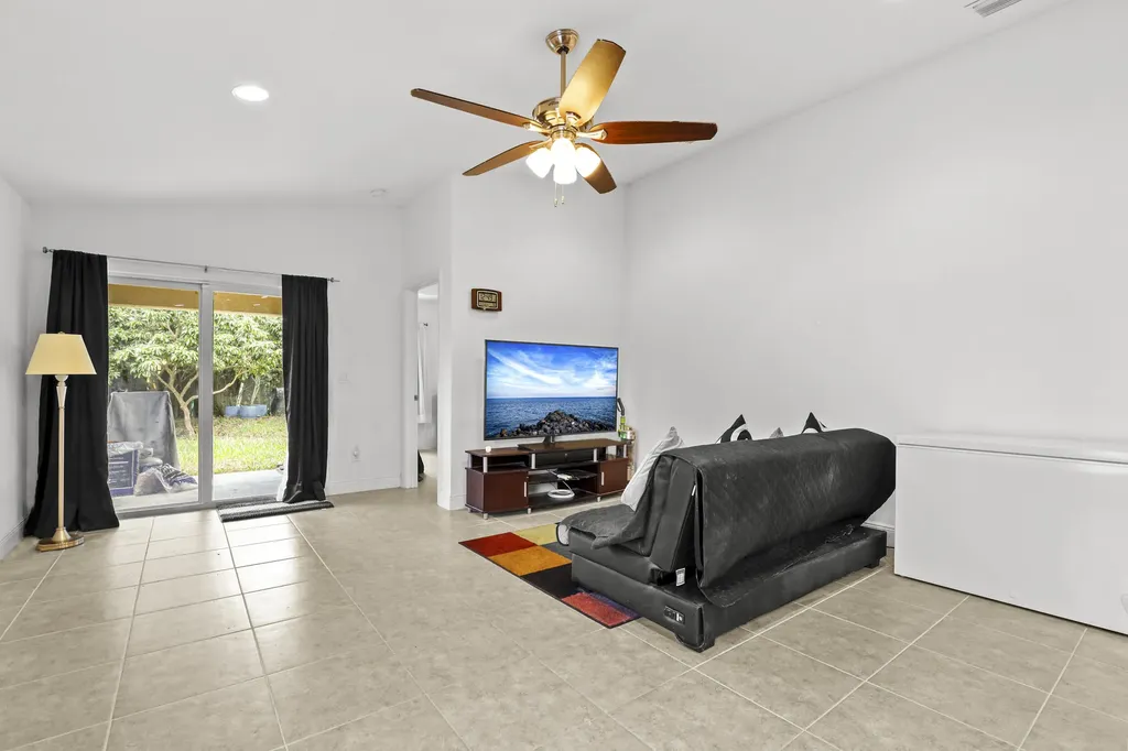 3422 State Street Lake Worth FL 33461