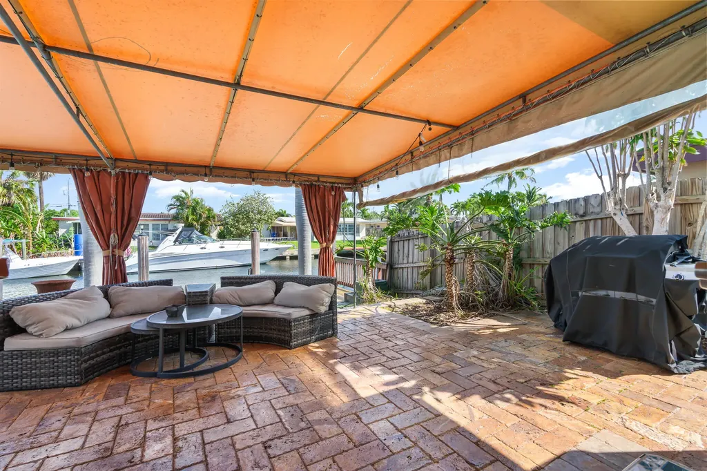 101 SE 14th Street Pompano Beach FL 33060
