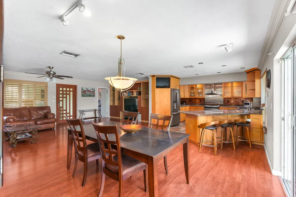 101 SE 14th Street Pompano Beach FL 33060