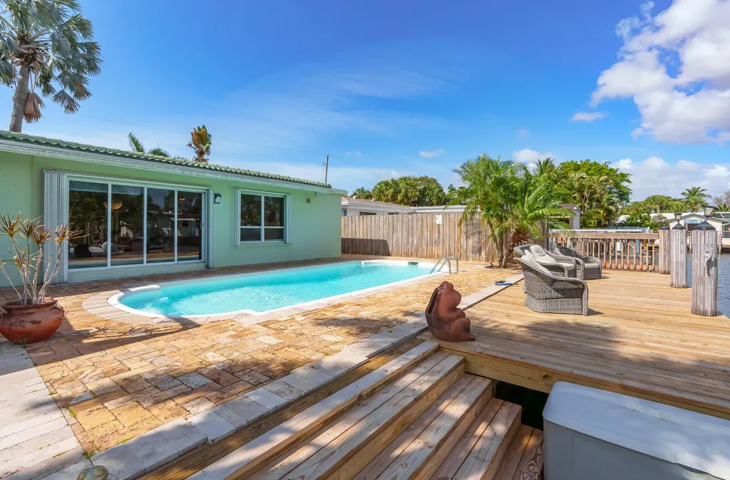 101 SE 14th Street Pompano Beach FL 33060