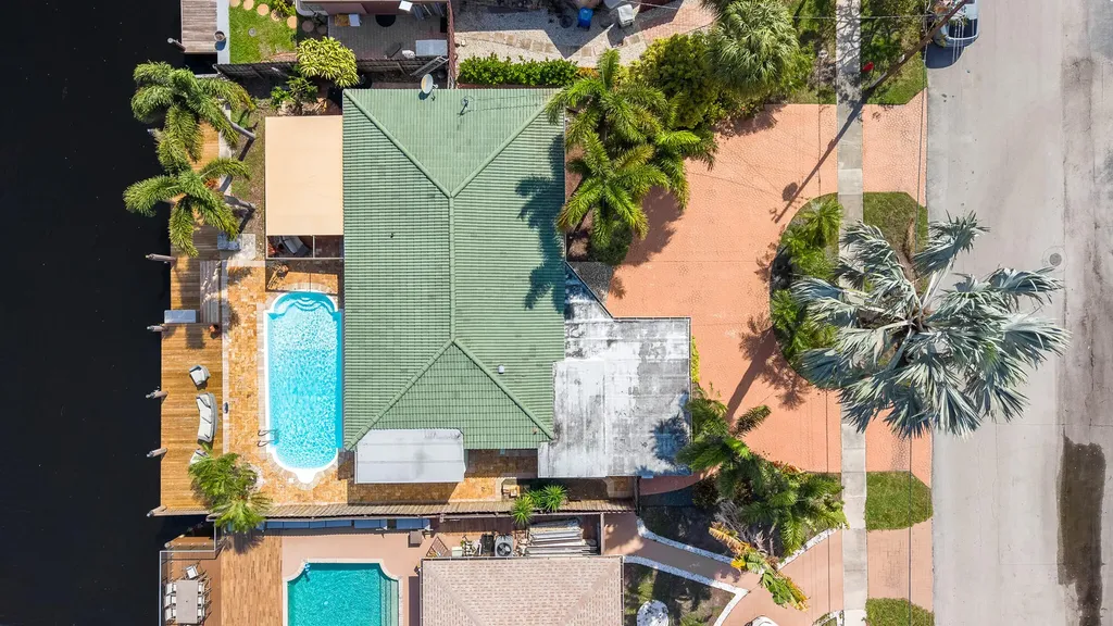101 SE 14th Street Pompano Beach FL 33060